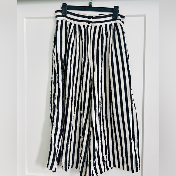 H&M Women’s 4-Piece Bundle | Sweater + 3 Pants | Size M / 12 - Picture 7 of 12